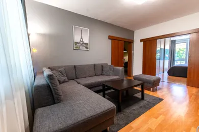 Na predaj 3-izbový byt, 77 m², Bratislava-Ružinov, Goláňova