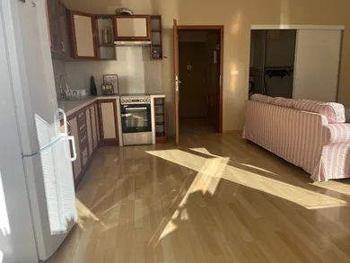 Na prenájom 2-izbový byt, 54 m², Trenčín, Východná