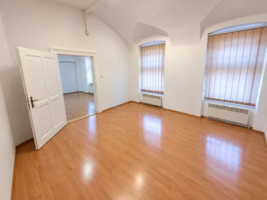 Na prenájom komerčné, 38 m², Spišská Nová Ves, Letná