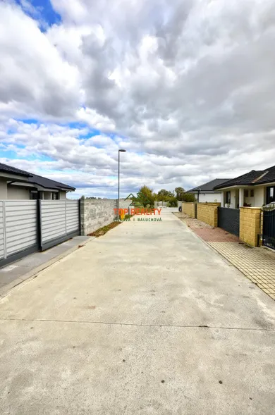 Na predaj pozemok, 888 m², Galanta, Liesková ulica
