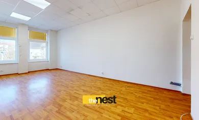 Na prenájom komerčné, 21 m², Zvolen, Námestie SNP