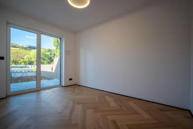 Na prenájom 3-izbový byt, 70 m², Bratislava-Nové Mesto, Matúškova