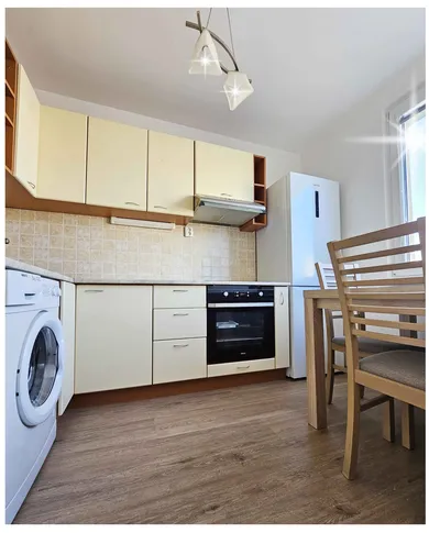 Na prenájom 1-izbový byt, 30 m², Banská Bystrica, Tulská