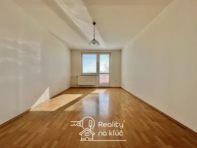 Na prenájom 1-izbový byt, 42 m², Nové Zámky, Nábrežná