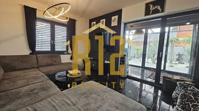 Na predaj 4-izbový dom, 155 m², Šaľa