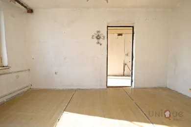 Na predaj 2-izbový byt, 47 m², Želiezovce, Sládkovičova