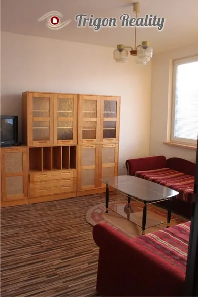 Na prenájom 1-izbový byt, 35 m², Komárno