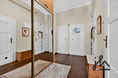 Na predaj 3-izbový byt, 105 m², Bratislava-Staré Mesto, Murgašova