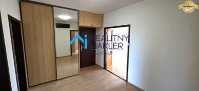 Na predaj 4-izbový byt, Bratislava-Petržalka, Krásnohorská