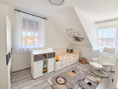 Na predaj 5-izbový dom, 104 m², -
