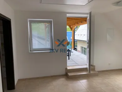 Na prenájom 3-izbový byt, 115 m², Považská Bystrica, Považská Teplá