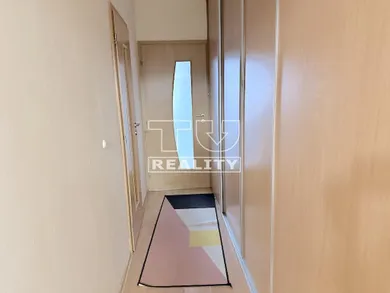 Na predaj 3-izbový byt, 66 m², Bratislava-Dúbravka