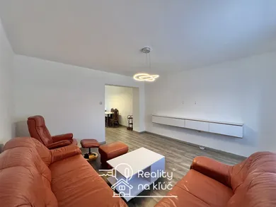 Na prenájom 2-izbový byt, 56 m², Hurbanovo, Komárňanská