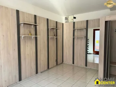 Na prenájom komerčné, 25 m², Komárno, Jókaiho ul.