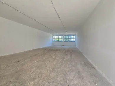 Kiadó kereskedelmi ingatlanok, Levice · €560