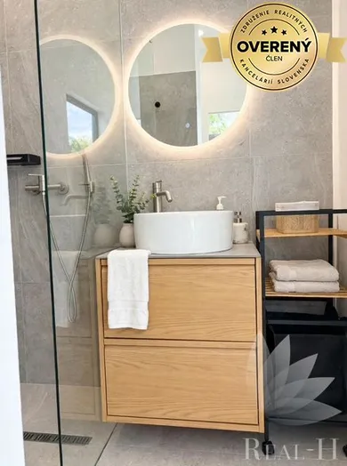 Na prenájom 3-izbový byt, 74 m², Bratislava-Ružinov, Sklenárova