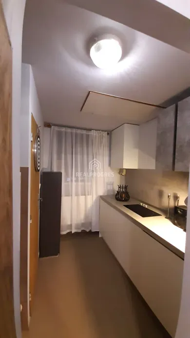 Na prenájom komerčné, 22 m², Nitra, Farská