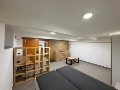 Na predaj komerčné, 48 m², Trenčín, Gen. M. R. Štefánika
