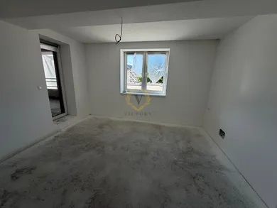 Na predaj 4-izbový byt, 90 m², Hriňová, Školská