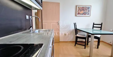 Na predaj 2-izbový byt, 60 m², Pezinok