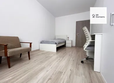 Na predaj 4-izbový byt, 82 m², Bratislava-Petržalka, Belinského