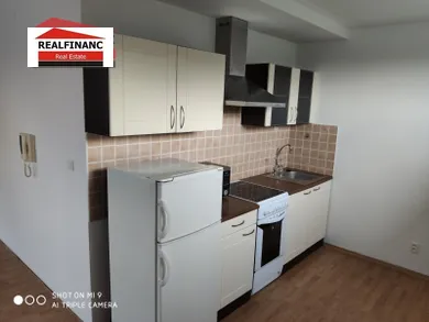 Na prenájom 1-izbový byt, 38 m², Trnava, T.Vansovej 4/A