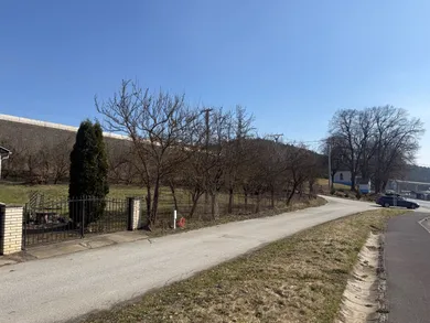 Na predaj pozemok, 668 m², Bertotovce