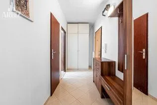 Na prenájom 1-izbový byt, 48 m², Bratislava-Petržalka, Fedinova