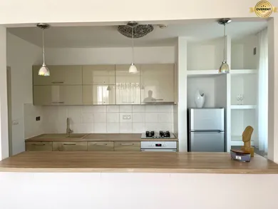Na prenájom 2-izbový byt, 55 m², Bratislava-Staré Mesto, Palisády