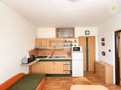 Mieszkania na wynajem, 1-pokojowe, Prievidza · €400