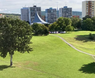 Na prenájom 2-izbový byt, 60 m², Bratislava-Dúbravka, Koprivnická