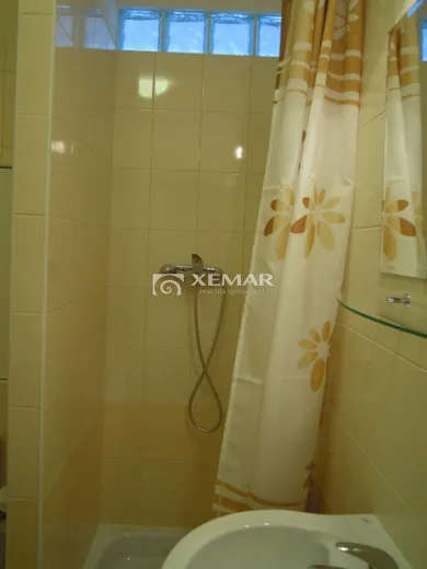 Na prenájom 1-izbový byt, 36 m², Banská Bystrica