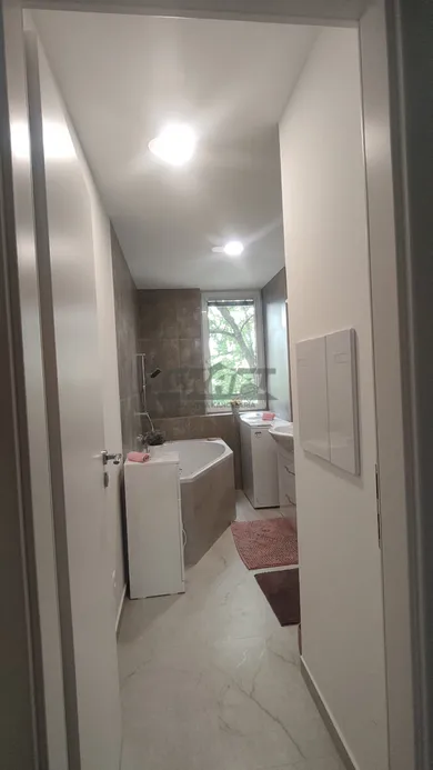 Na predaj 4-izbový byt, 70 m², Bratislava-Ružinov, Exnárova