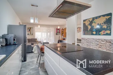 Na predaj dom, 108 m², Bratislava-Ružinov, -