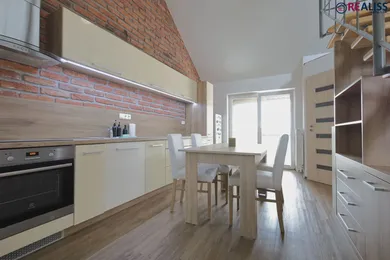 Na prenájom 1-izbový byt, 52 m², Bánovce nad Bebravou, Sládkovičova