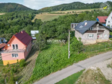 Na predaj pozemok, 838 m², Udiča