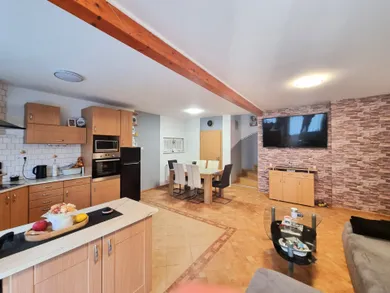 Na predaj 5-izbový dom, 86 m², Levél