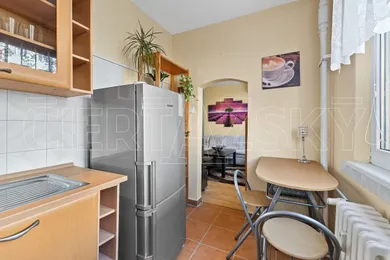 Na prenájom 2-izbový byt, 51 m², Bratislava-Dúbravka, Karola Adlera