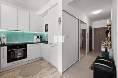 Na predaj 3-izbový byt, 79 m², Bratislava-Záhorská Bystrica