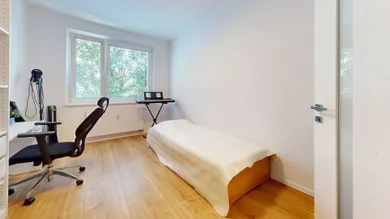 Na predaj 3-izbový byt, 69 m², Bratislava-Petržalka, Lietavská