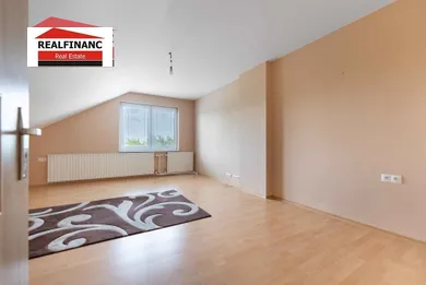 Na predaj 5-izbový dom, 180 m², Opoj