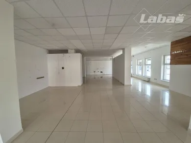 Na prenájom komerčné, 159 m², Piešťany, Bratislavská