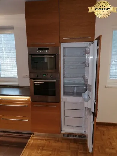 Na prenájom 3-izbový byt, 65 m², Nová Baňa