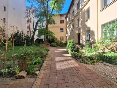Na predaj 3-izbový byt, 54 m², Bratislava-Staré Mesto, Podjavorinskej