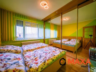 Na predaj 3-izbový byt, 82 m², Prievidza