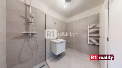 Na predaj 3-izbový byt, 80 m², Piešťany, Štúrova 12