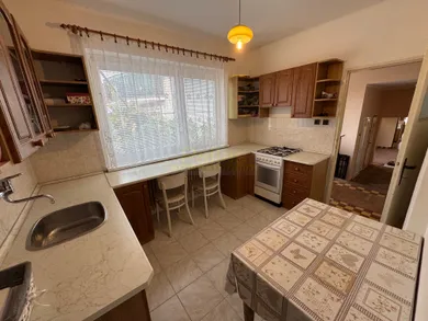Na predaj 5-izbový dom, 175 m², Piešťany, Dubová
