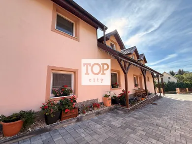 Na predaj 7-izbový dom, 300 m², Poprad, -