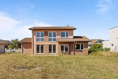 Domy na sprzedaż, 5-pokojowe, Senec · €490 000
