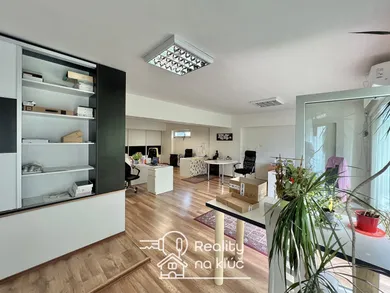 Na prenájom komerčné, 66 m², Nové Zámky, Bernolákovo námestie